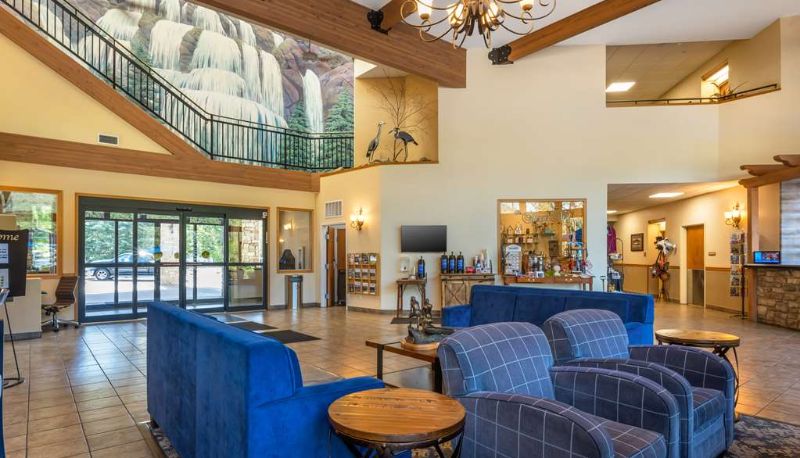 Lobby - Best Western Lodge at River's Edge