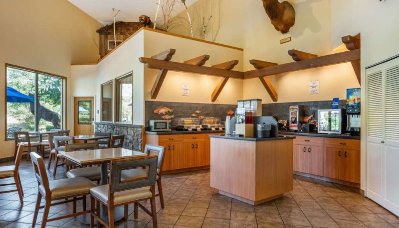 Restaurant - Best Western Lodge at River's Edge