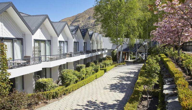 Garden - Nugget Point Hotel