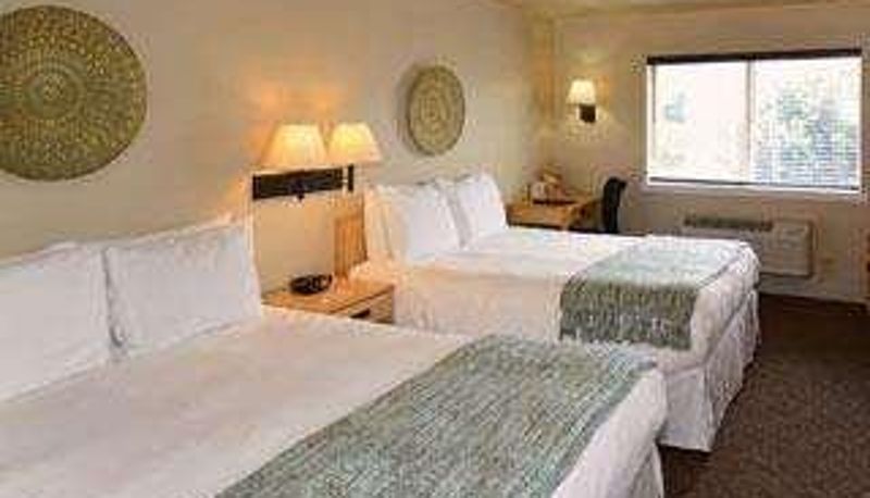 Camera - Garibaldi House Inn and Suites