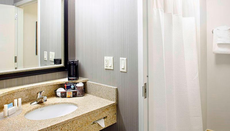 Camera - Courtyard by Marriott Akron Stow