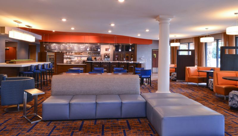 Lobby - Courtyard by Marriott Pittsburgh Monroeville