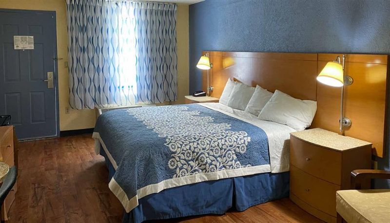 Room - Motel 6 Savannah GA-Gateway  I 95