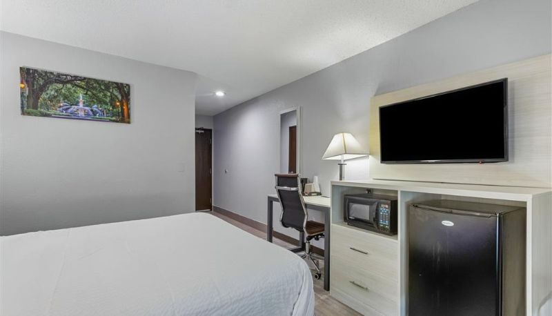 Zimmer - Days Inn by Wyndham Savannah Gateway I-95