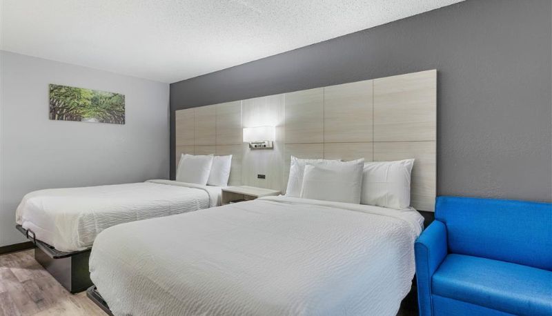 Zimmer - Days Inn by Wyndham Savannah Gateway I-95