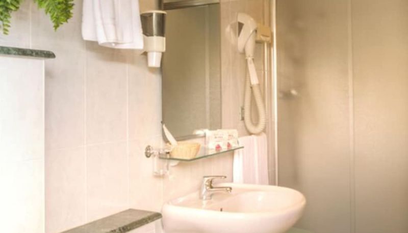Bathroom - Hotel Roma