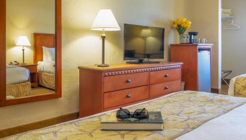 Room - Bayside Resort Hotel