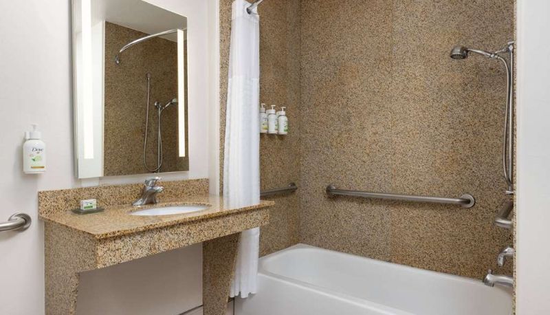 Zimmer - La Quinta Inn & Suites by Wyndham Bakersfield North