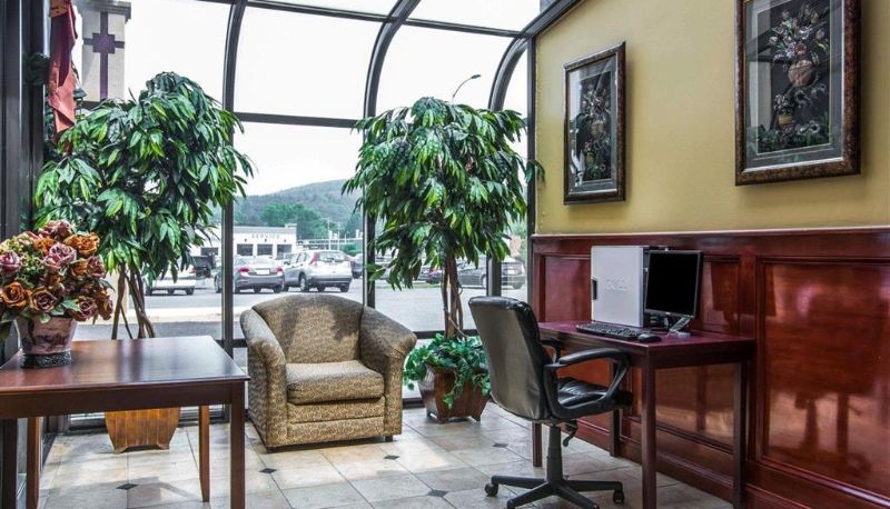 Business centre - Quality Inn and Suites