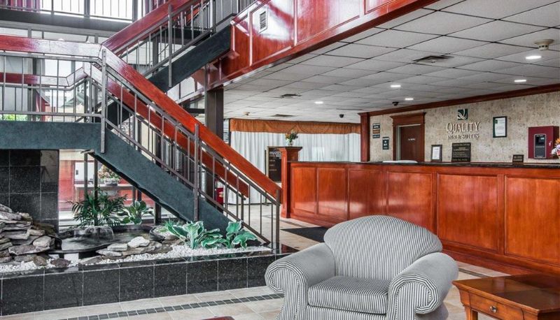 Hall - Quality Inn and Suites