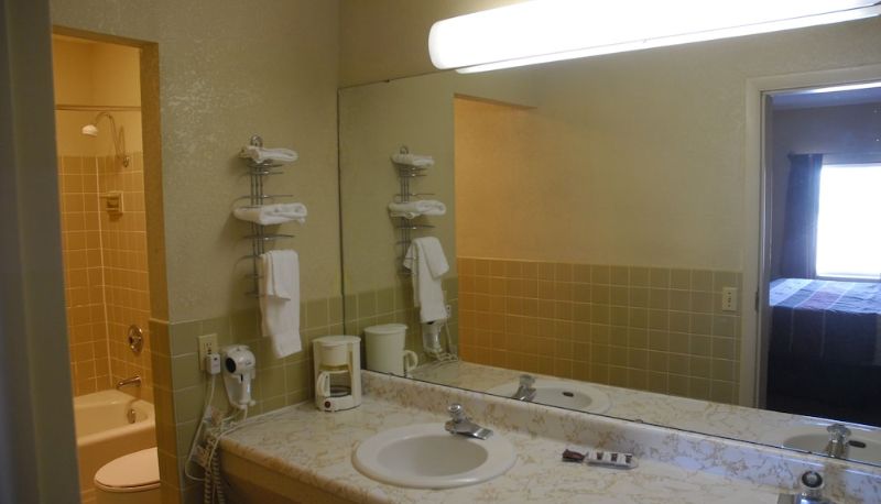 Standardzimmer - America's Best Inns & Suites