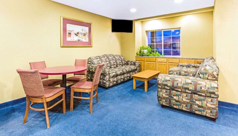 Lobby - Spark by Hilton Parker Denver SE