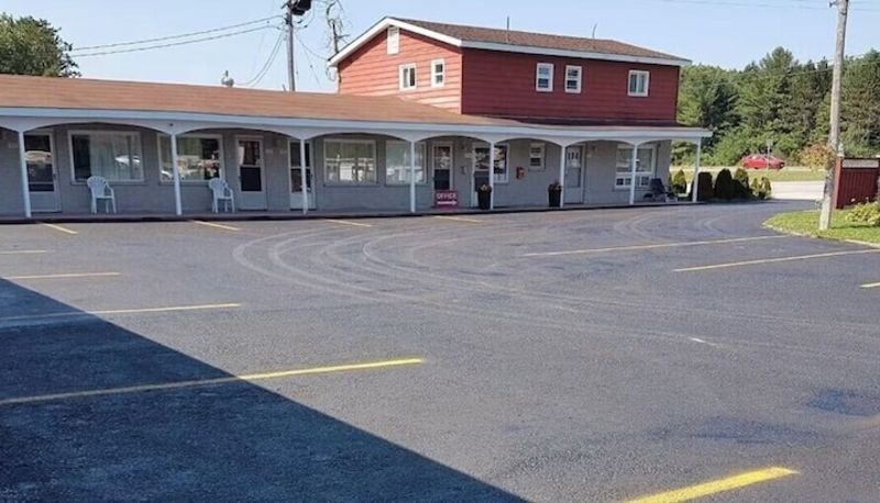 Info - Skyways Motel Muskoka Gravenhurst ON 11