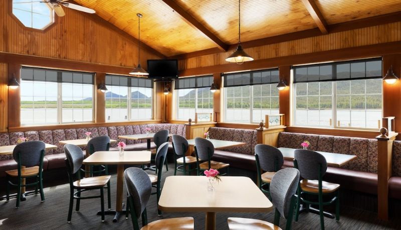 Restaurant - The Ketch Inn