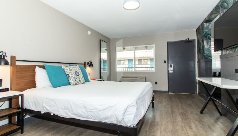 Suite - Magnolia Tree Hotel - Near Anaheim Convention Center