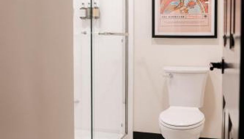 Bathroom - UNCOMMONER HOTEL by Reverie Boutique Collection