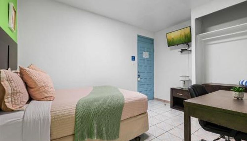 Info - Borinquen Beach Inn