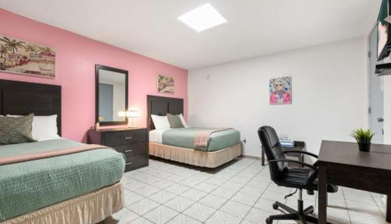 Info - Borinquen Beach Inn
