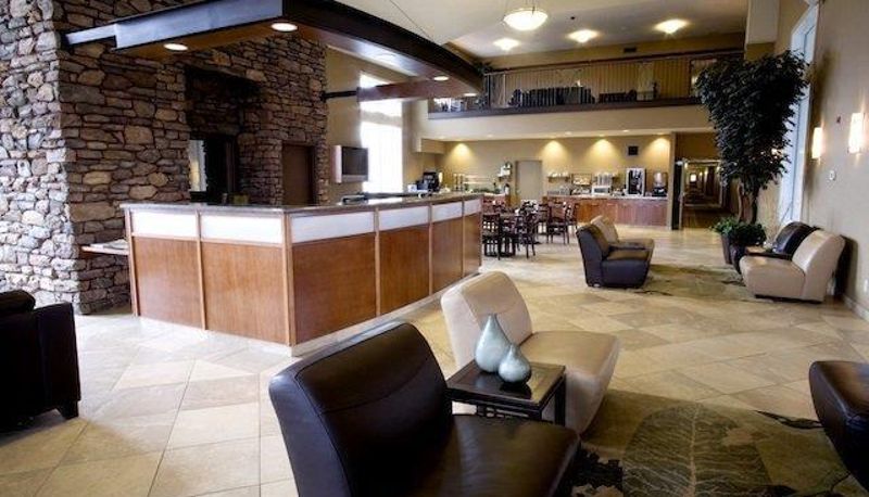 Sala - Heritage Inn And Suites