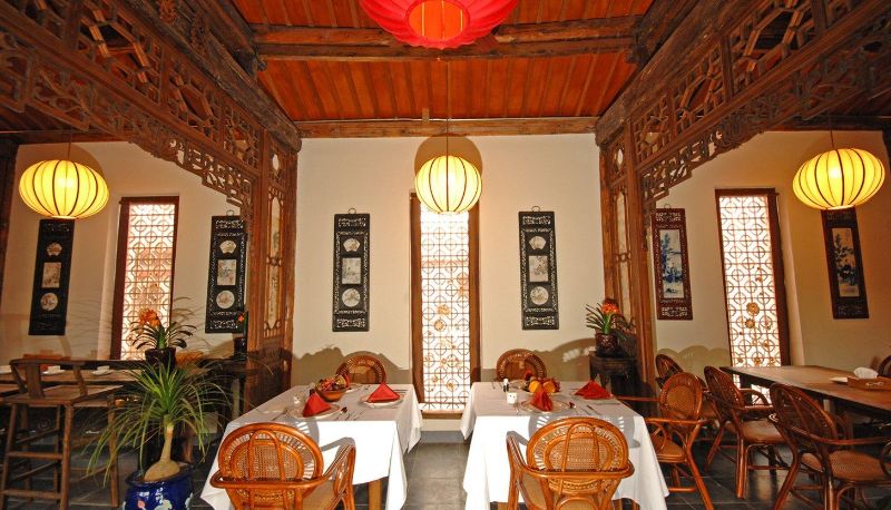 Restaurant - HOLIDAY GARDEN HOTEL
