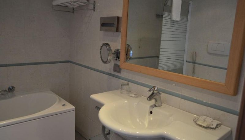 Vierbettzimmer - MARINA PALACE HOTEL - ACI CASTELLO