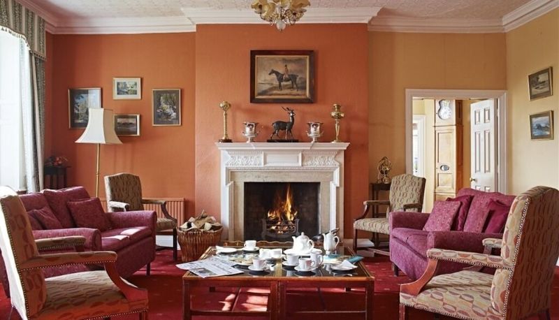 Info - Corse Lawn House Hotel