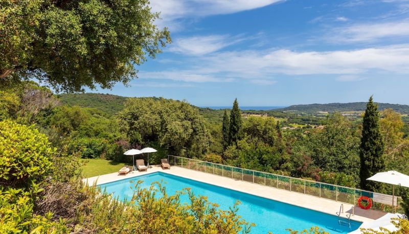 Pool - Hostellerie Le Baou