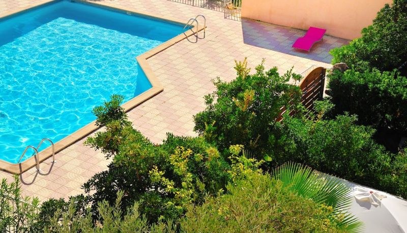 Piscina - Logis Hôtel les Grenadines