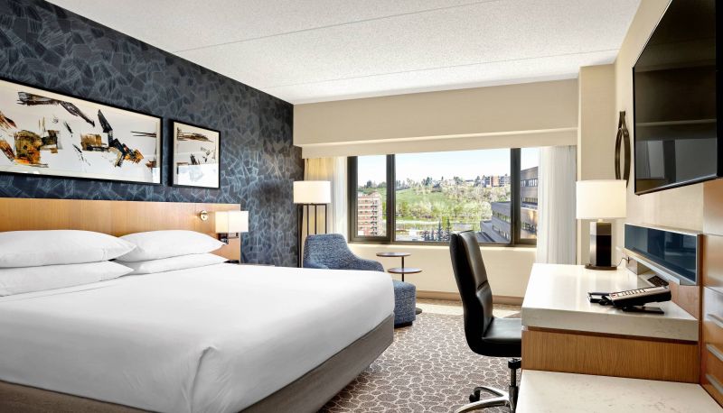 Room - Delta Hotels by Marriott Calgary Downtown