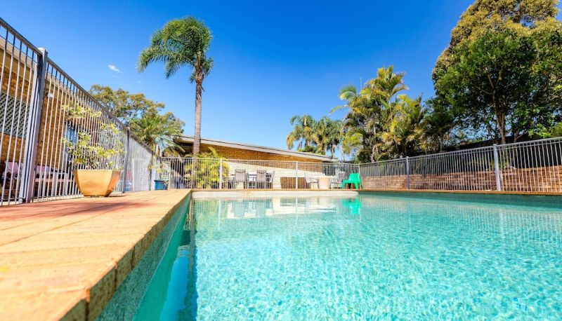 Pool - Abcot Inn