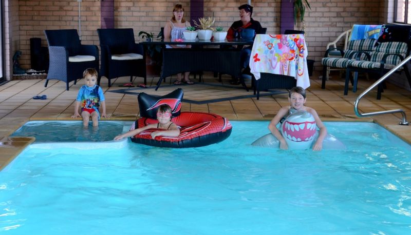 Pool - Cameo Inn Motel