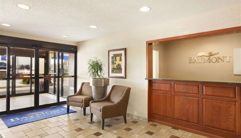 Hal - Baymont by Wyndham Sioux Falls Near West 41st Street