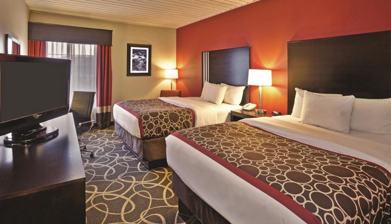 Camera - La Quinta Inn & Suites by Wyndham Elkview - Charleston NE