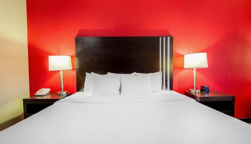 Camera - La Quinta Inn & Suites by Wyndham Elkview - Charleston NE