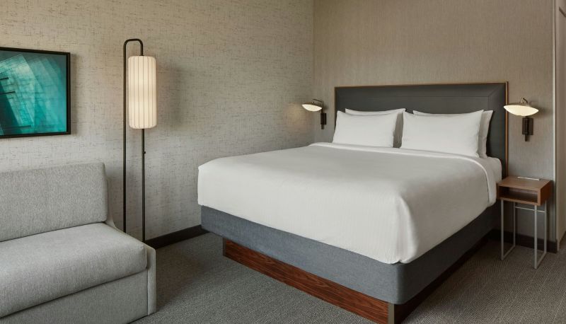 Room - Courtyard by Marriott Mississauga-Airport Corporate Centre West