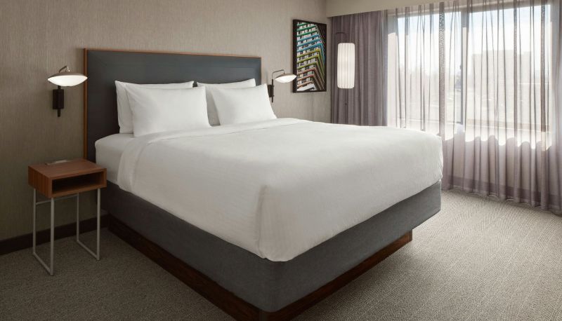 Room - Courtyard by Marriott Mississauga-Airport Corporate Centre West