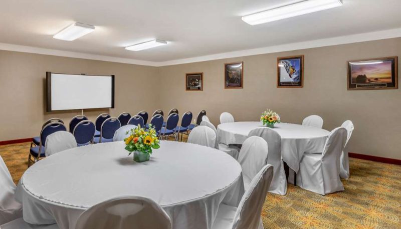 Conference room - Comfort Suites Visalia - Convention Center