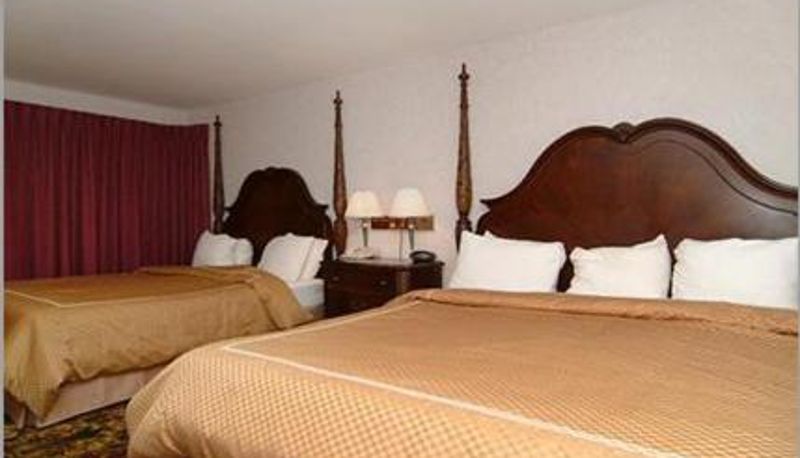 Süit - Crown Choice Inn & Suites Lakeview and Waterpark