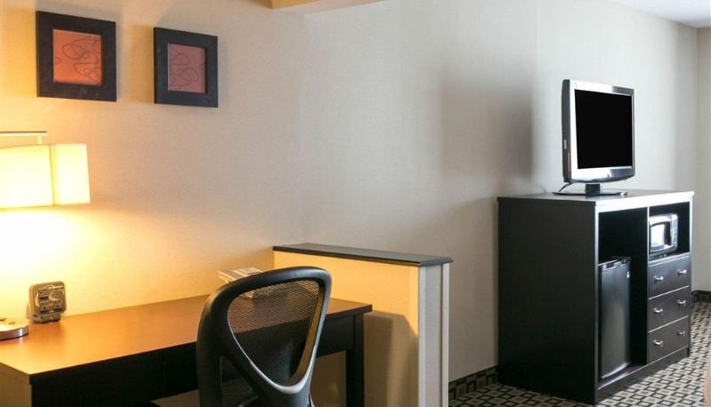 Camera - Comfort Suites Benton Harbor - St. Joseph