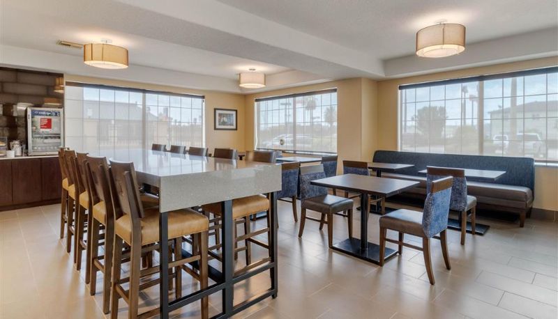 Restaurant - Comfort Suites Baytown I - 10