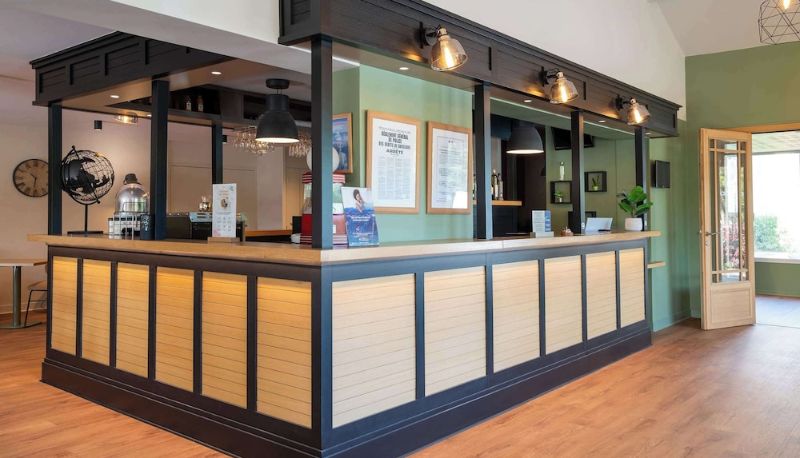 Resepsiyon - Best Western Bourgoin Jallieu