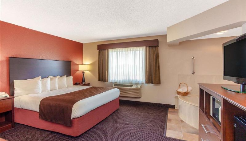 Suite - AmericInn by Wyndham White Bear Lake St. Paul