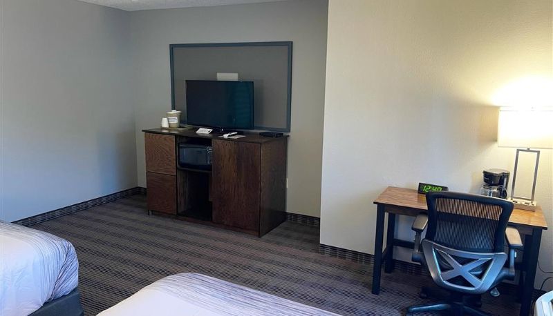 Habitación - AmericInn by Wyndham Ladysmith
