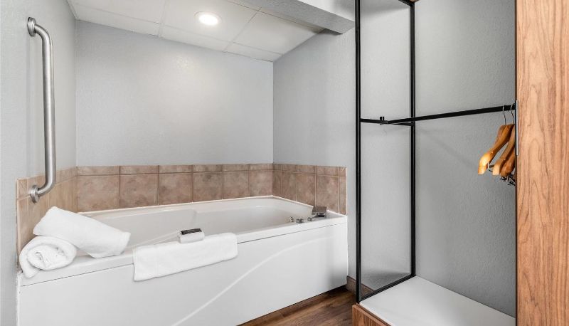 Suite - AmericInn by Wyndham Mounds View Minneapolis