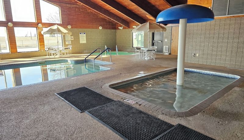Pool - Fossil Creek Hotel And Suites