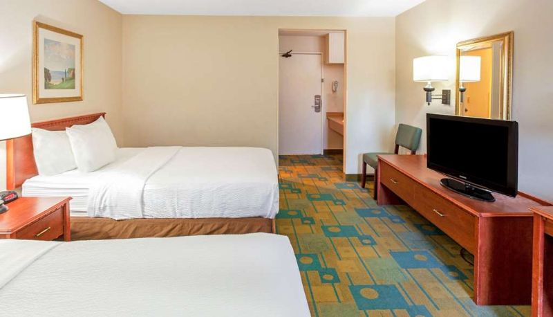 Zimmer - La Quinta Inn by Wyndham Milwaukee Airport / Oak Creek