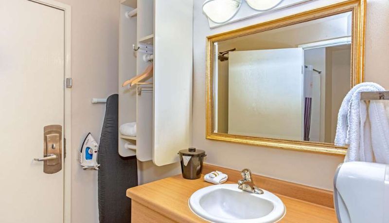 Zimmer - La Quinta Inn by Wyndham Milwaukee Airport / Oak Creek