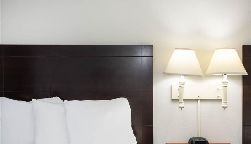 Zimmer - La Quinta Inn & Suites by Wyndham Melbourne Viera