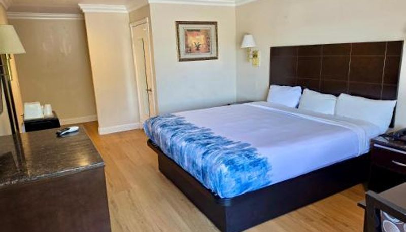 Oda - Castaic Inn Six Flags Valencia