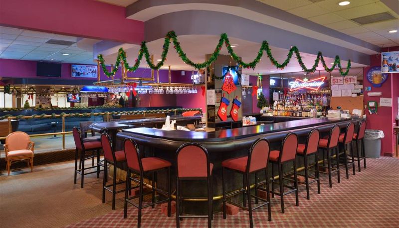 Bar - Americas Best Value Inn & Suites Victoria
